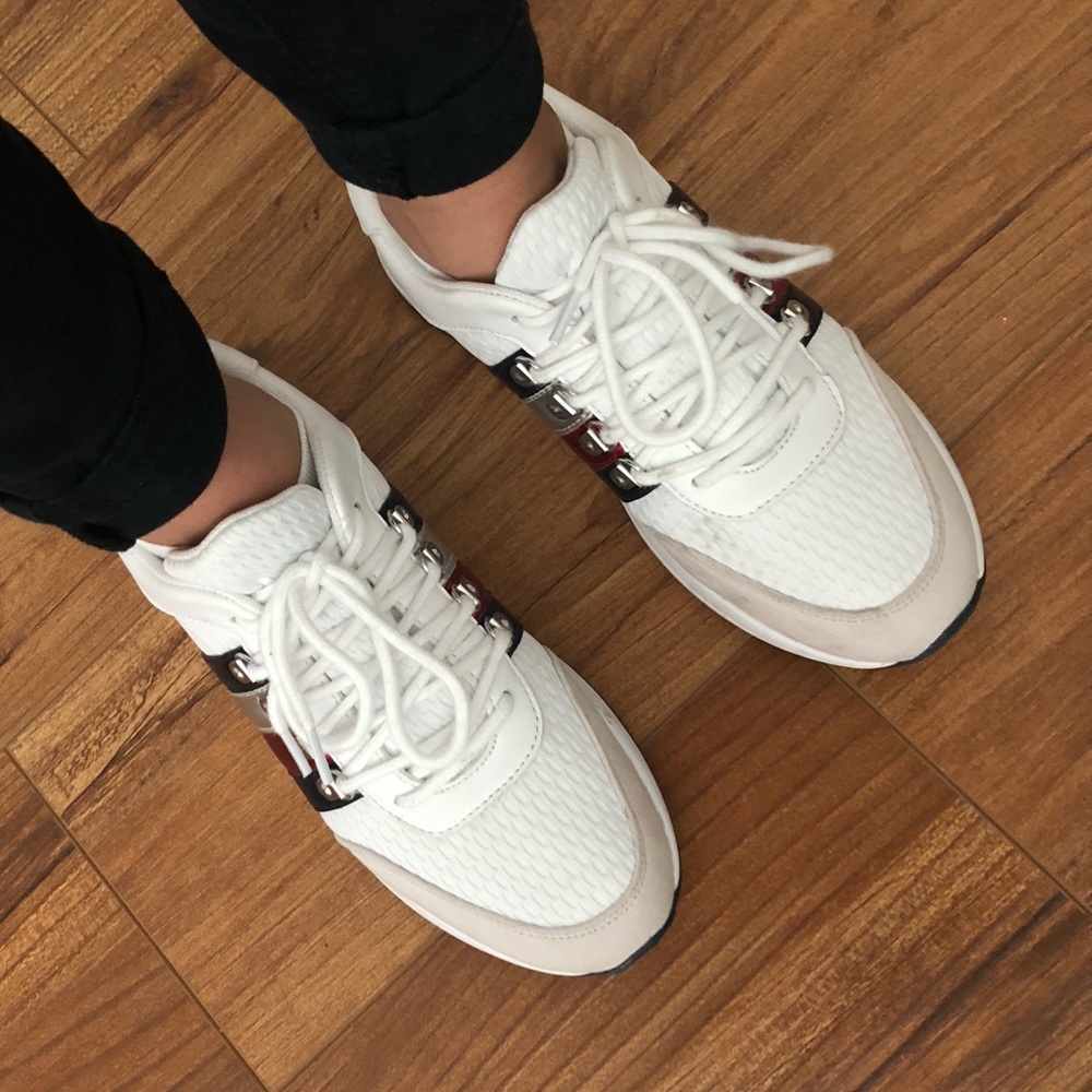 Tommy Sneakers